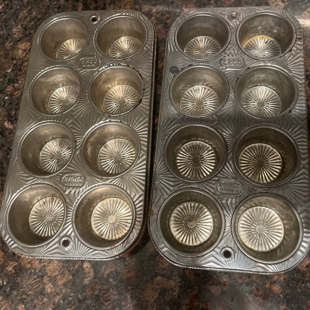 Vintage (2) Ekco Ovenex Starburst Metal Tin N-80-8 Cupcake Baking Pan USA